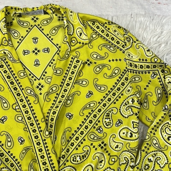 Zara Bloggers Favorite Bandana Yellow Patterned Twist Front Crop Blouse - Picture 10 of 11